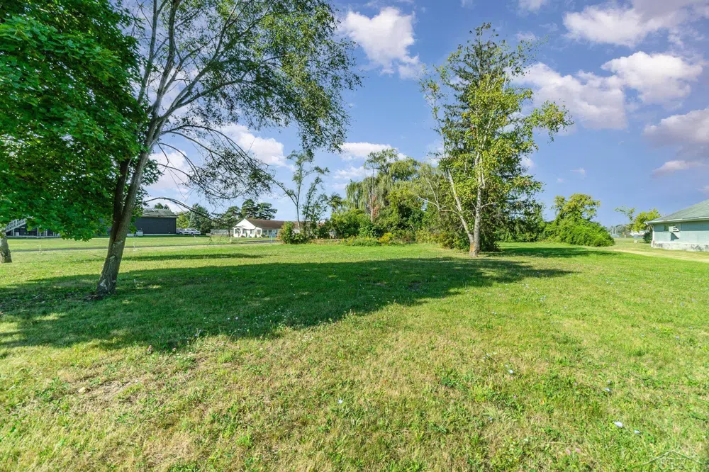 765 Center Road Saginaw Charter Township, MI 48638