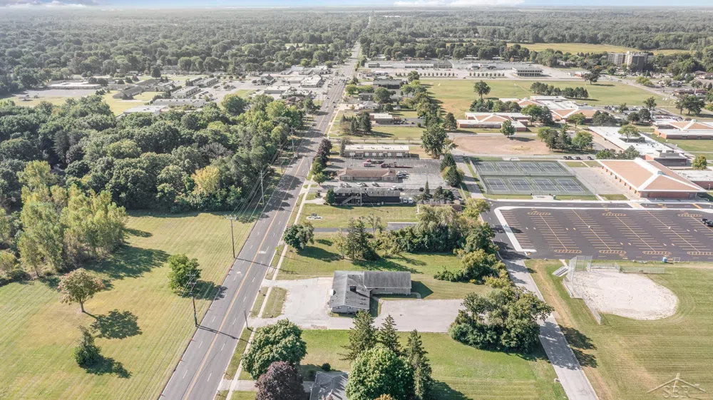 765 Center Road Saginaw Charter Township, MI 48638