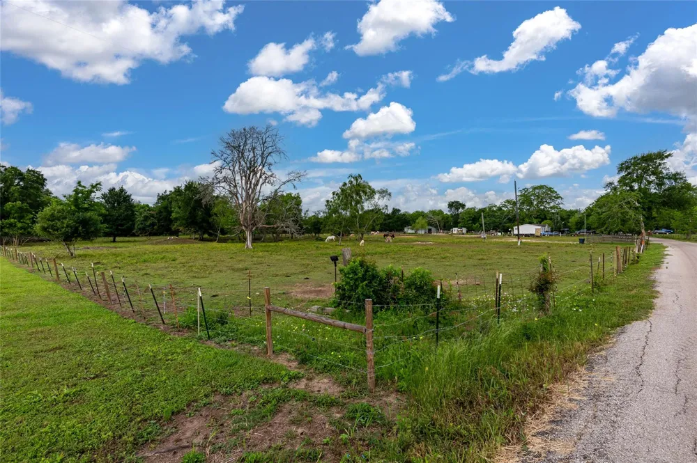 33703 Reynolds Road Fulshear, TX 77441