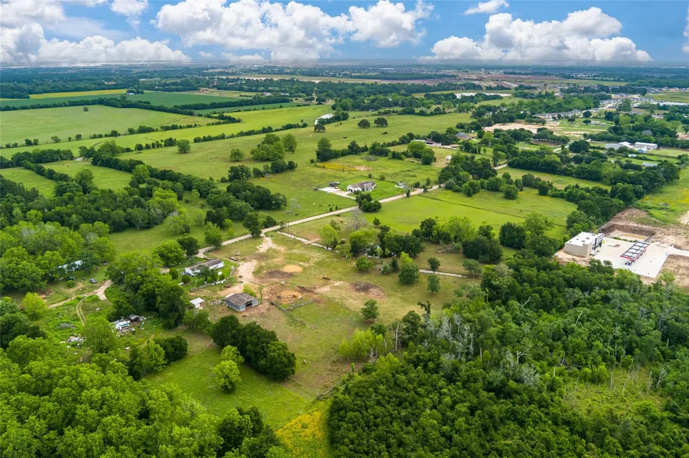33703 Reynolds Road Fulshear, TX 77441