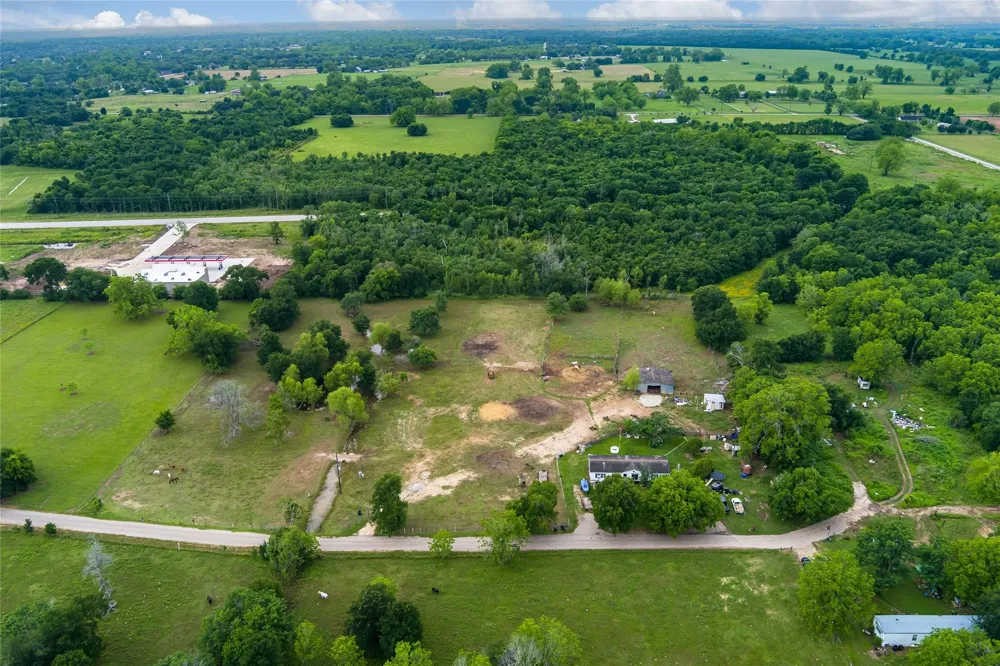 33703 Reynolds Road Fulshear, TX 77441