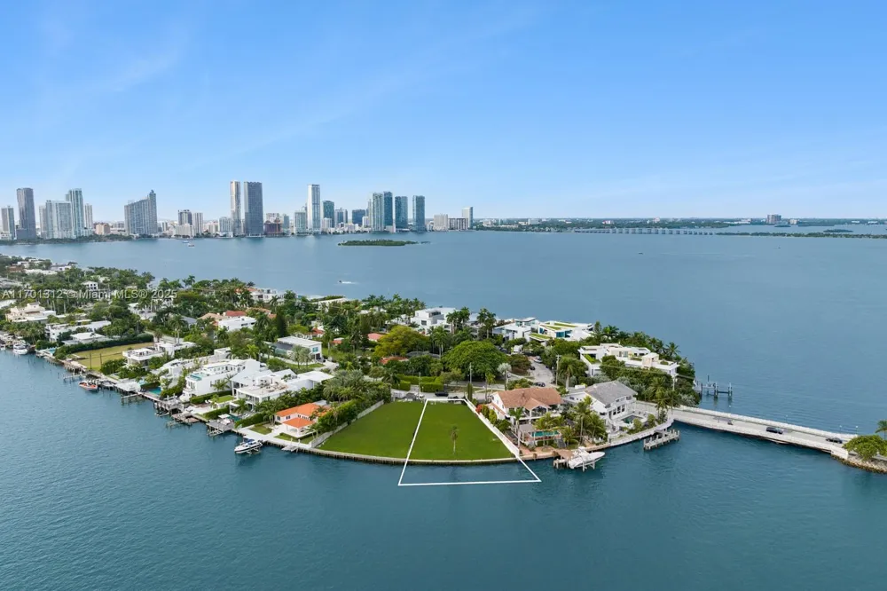 1386 S Venetian Way Miami, FL 33139