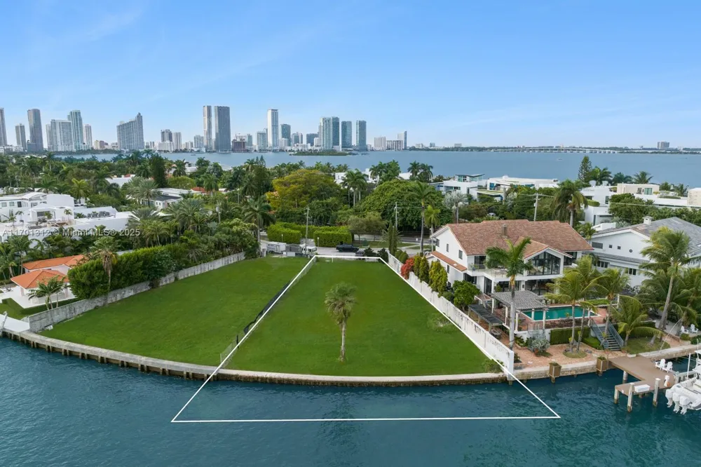 1386 S Venetian Way Miami, FL 33139