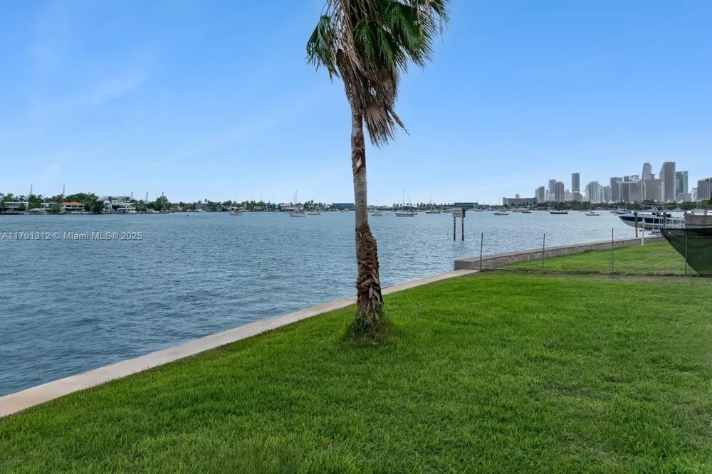 1386 S Venetian Way Miami, FL 33139