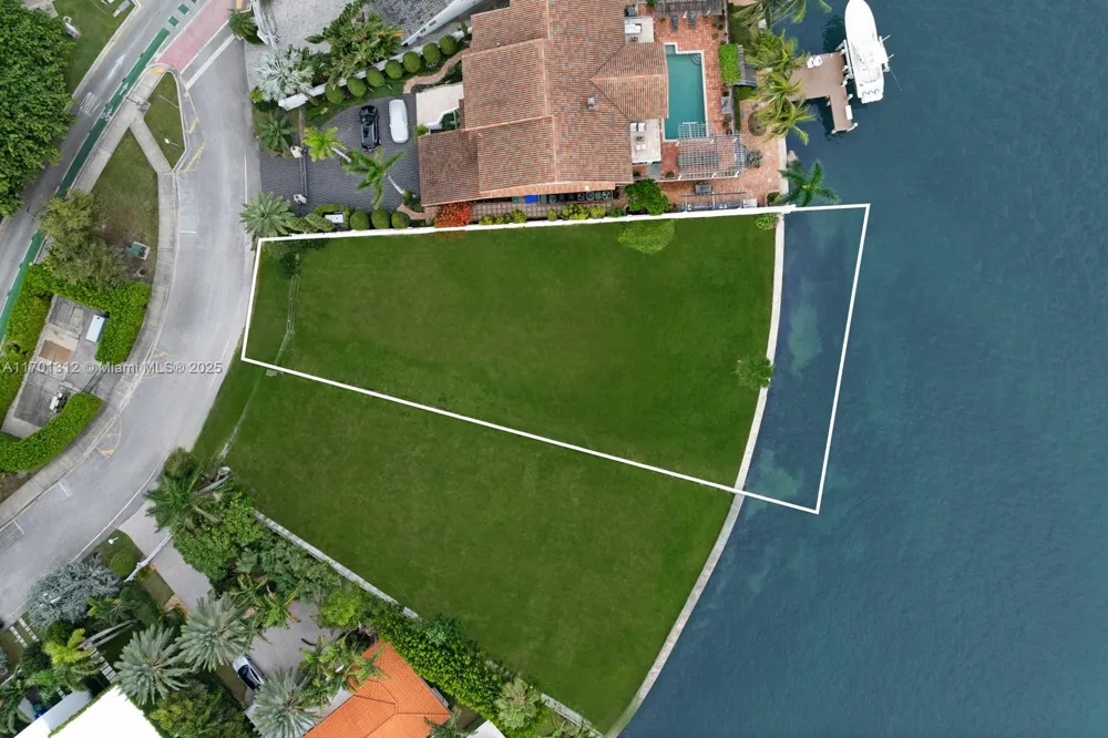 1386 S Venetian Way Miami, FL 33139
