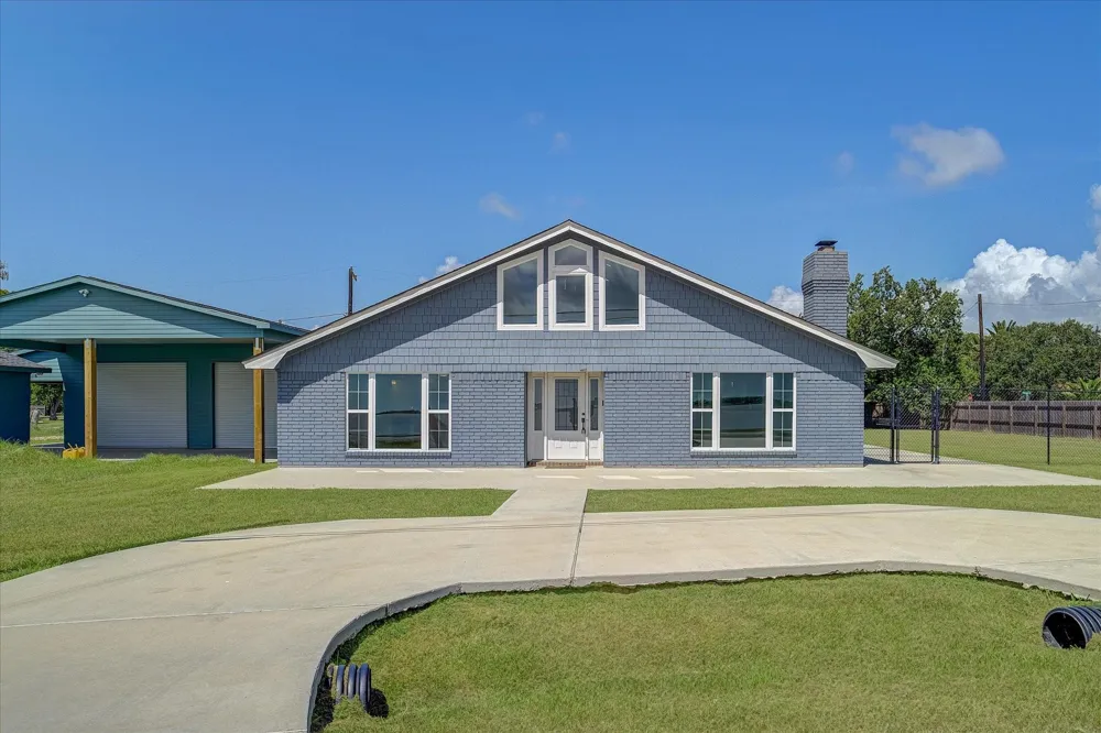 1809 E Bayshore Drive Drive Palacios, TX 77465