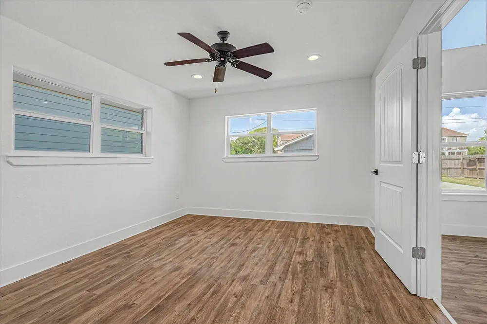 1809 E Bayshore Drive Drive Palacios, TX 77465