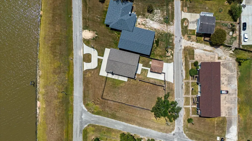 1809 E Bayshore Drive Drive Palacios, TX 77465
