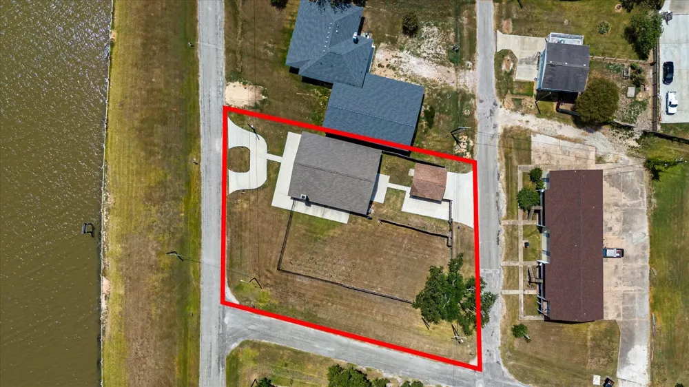 1809 E Bayshore Drive Drive Palacios, TX 77465