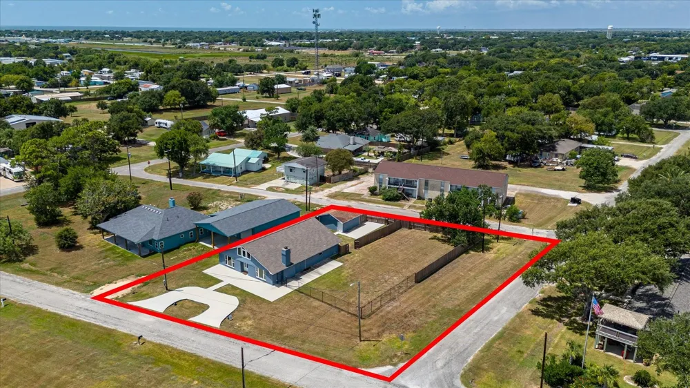 1809 E Bayshore Drive Drive Palacios, TX 77465