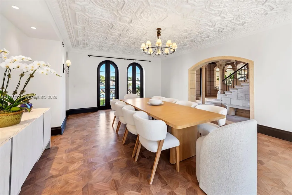 49 Palm Ave Miami Beach, FL 33139