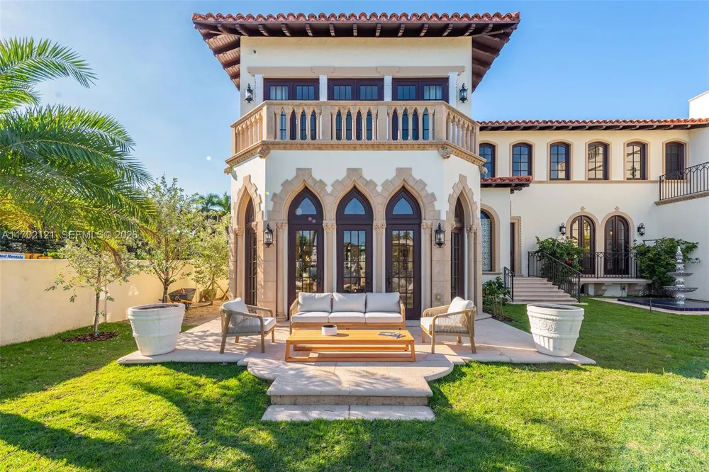 49 Palm Ave Miami Beach, FL 33139