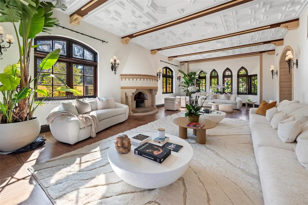 49 Palm Ave Miami Beach, FL 33139