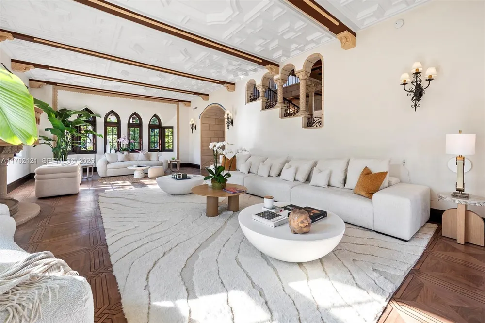 49 Palm Ave Miami Beach, FL 33139