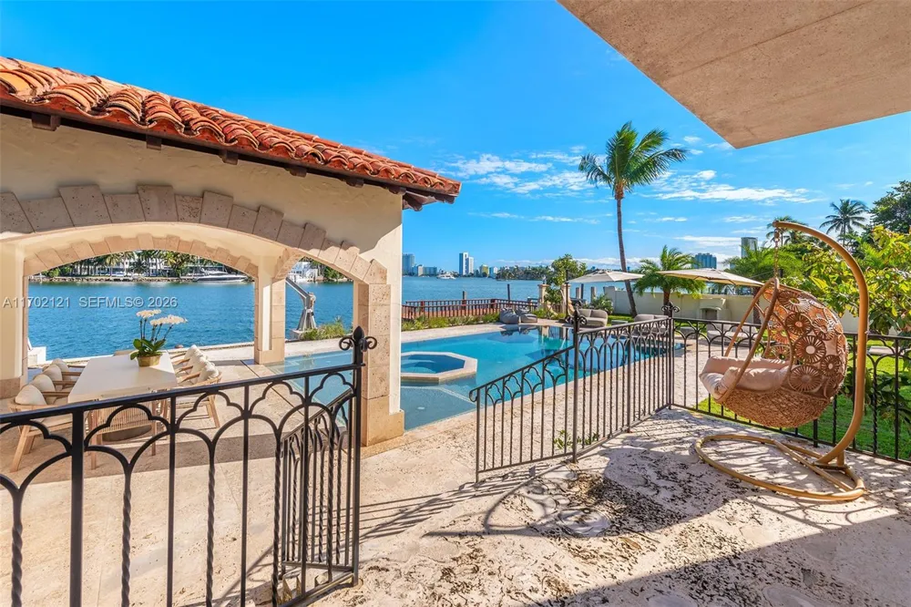 49 Palm Ave Miami Beach, FL 33139