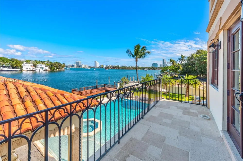 49 Palm Ave Miami Beach, FL 33139