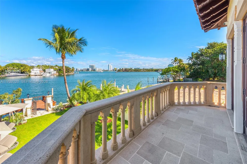 49 Palm Ave Miami Beach, FL 33139