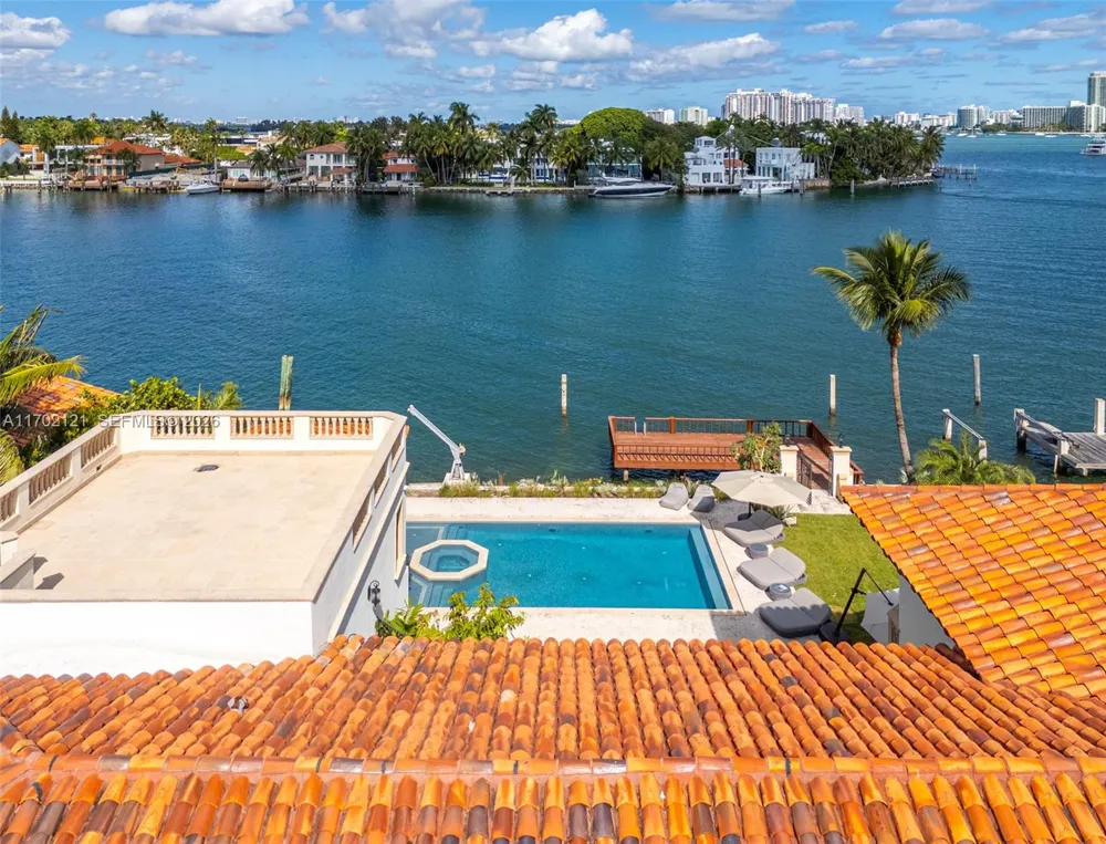 49 Palm Ave Miami Beach, FL 33139