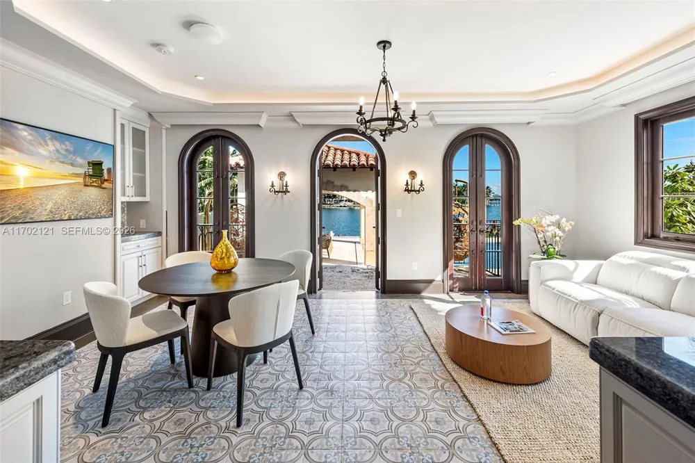 49 Palm Ave Miami Beach, FL 33139
