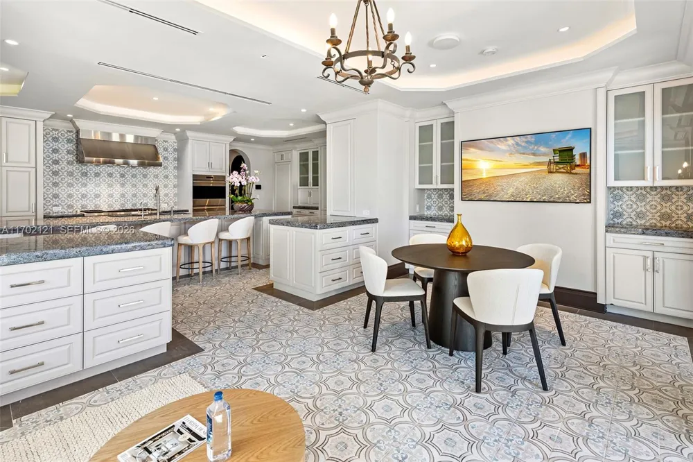 49 Palm Ave Miami Beach, FL 33139
