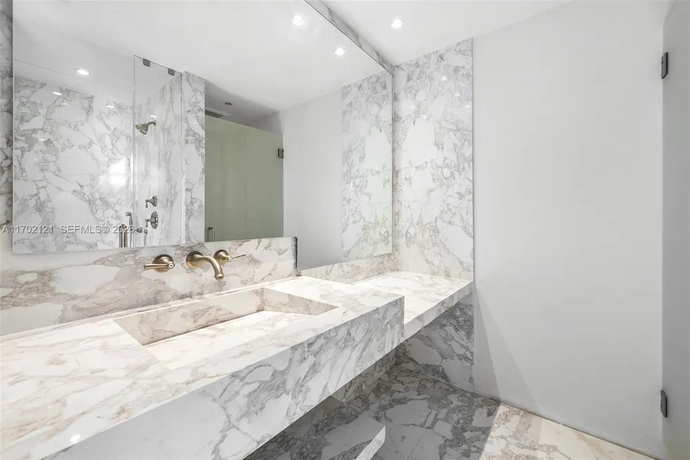 49 Palm Ave Miami Beach, FL 33139