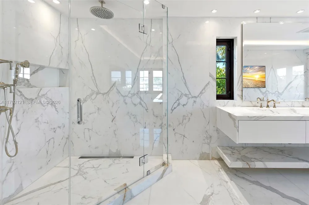 49 Palm Ave Miami Beach, FL 33139