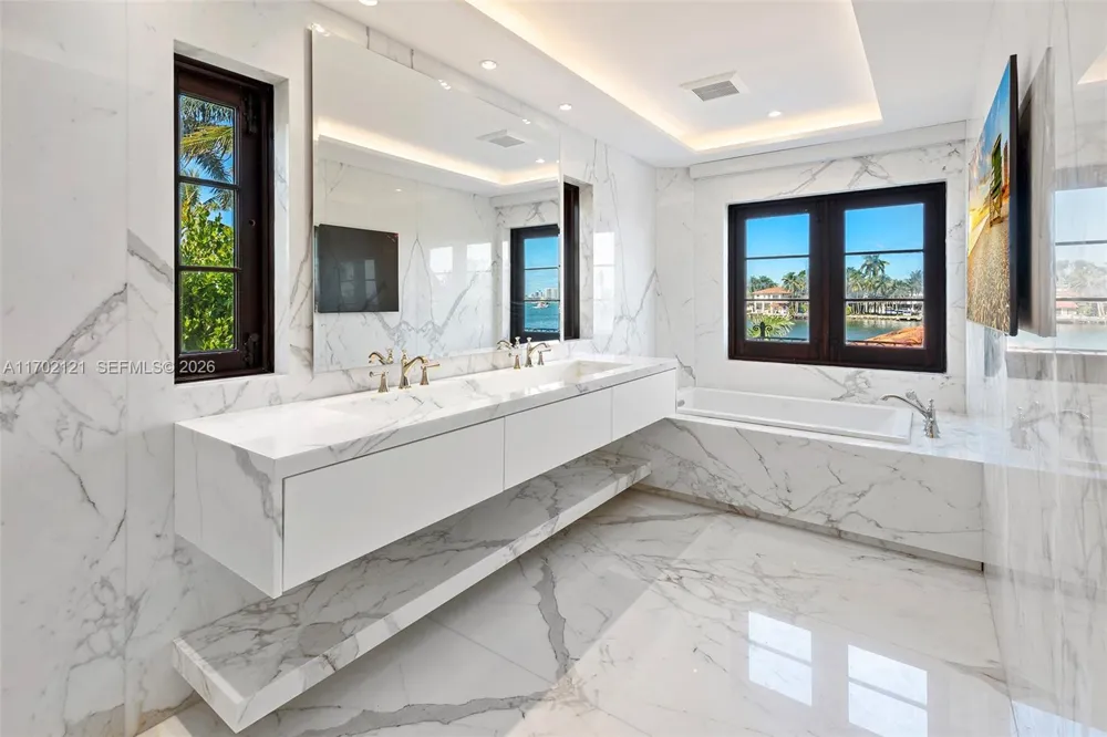 49 Palm Ave Miami Beach, FL 33139