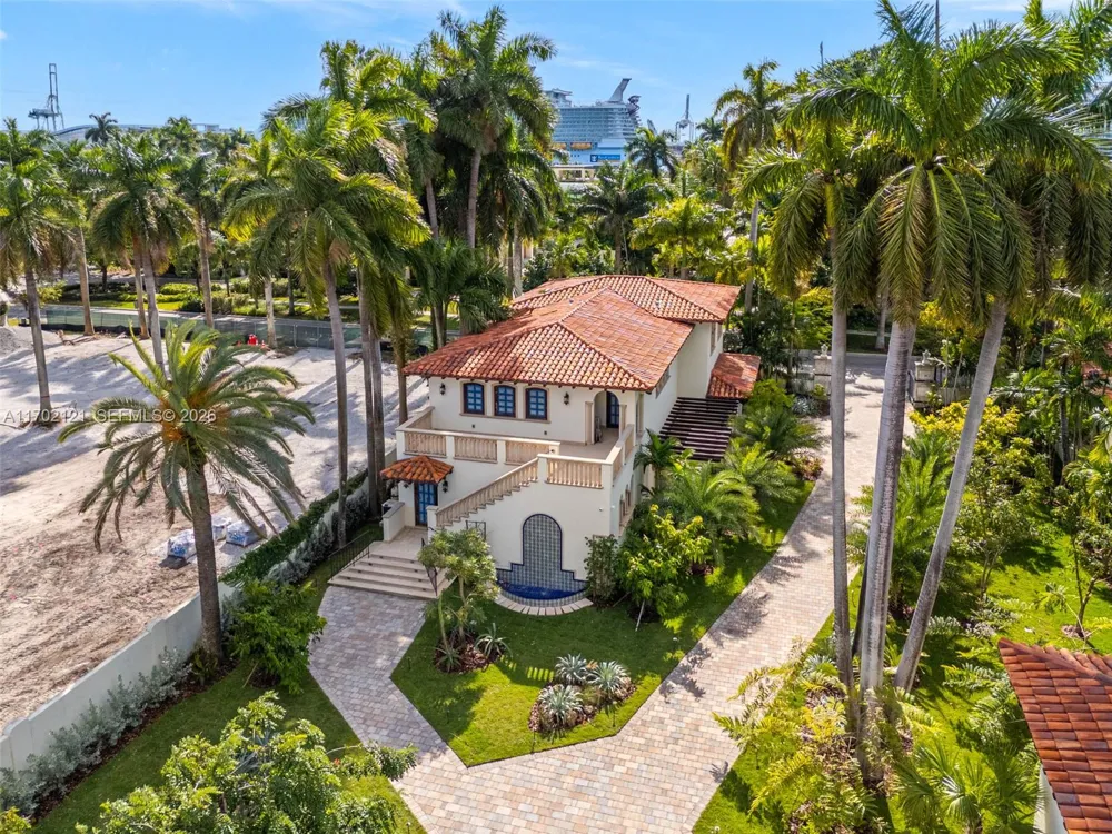 49 Palm Ave Miami Beach, FL 33139