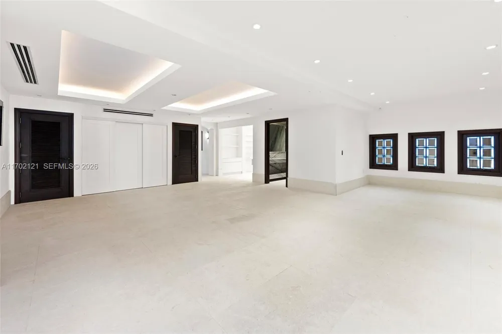 49 Palm Ave Miami Beach, FL 33139