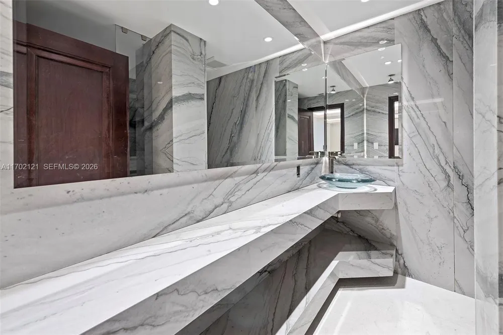 49 Palm Ave Miami Beach, FL 33139