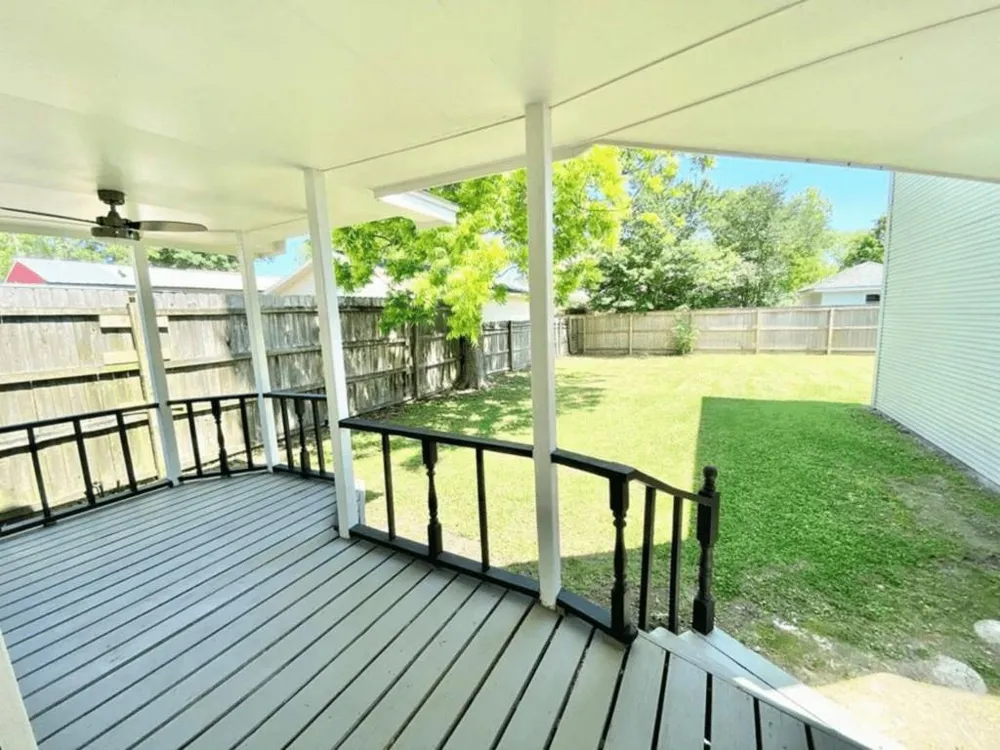 6716 Jefferson Boulevard Groves, TX 77619