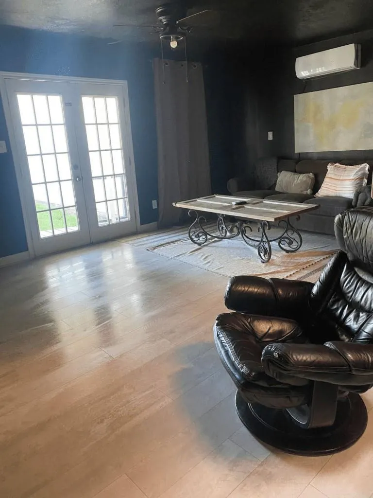 6716 Jefferson Boulevard Groves, TX 77619
