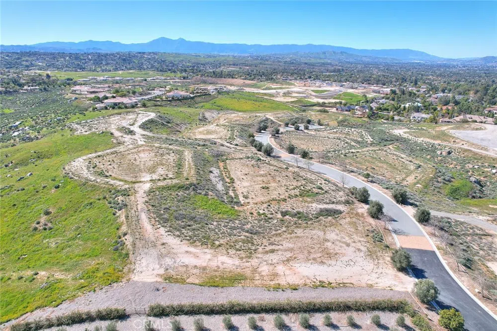 7496 Via Montecito Riverside, CA 92506