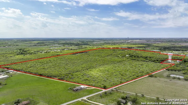 2675 Fm 465 Seguin, TX 78155