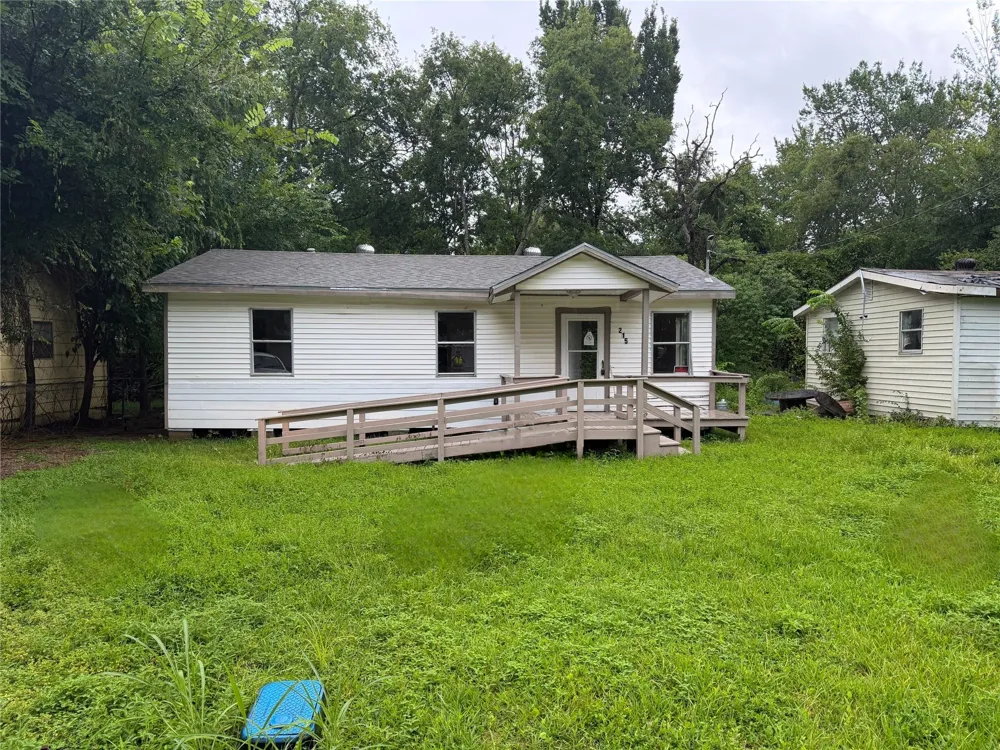 215 Blackshear Street Tomball, TX 77375