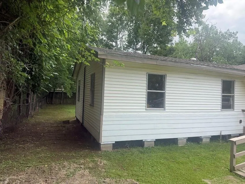 215 Blackshear Street Tomball, TX 77375