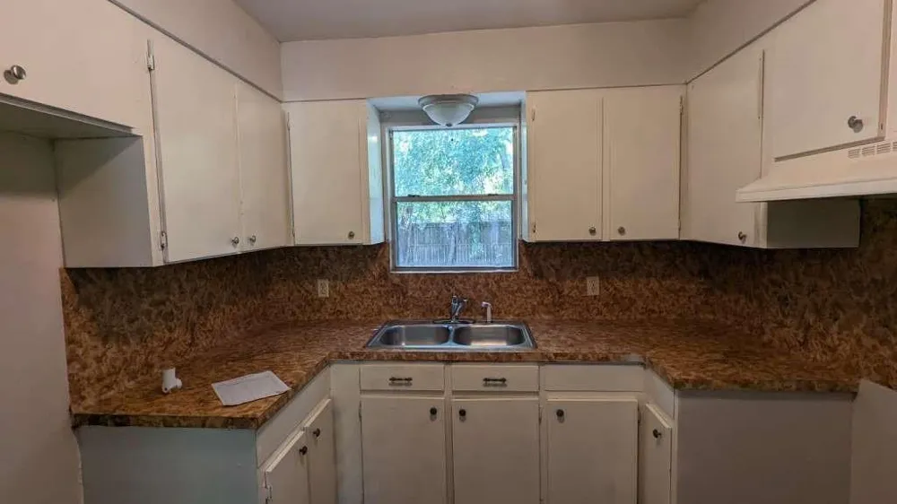 215 Blackshear Street Tomball, TX 77375