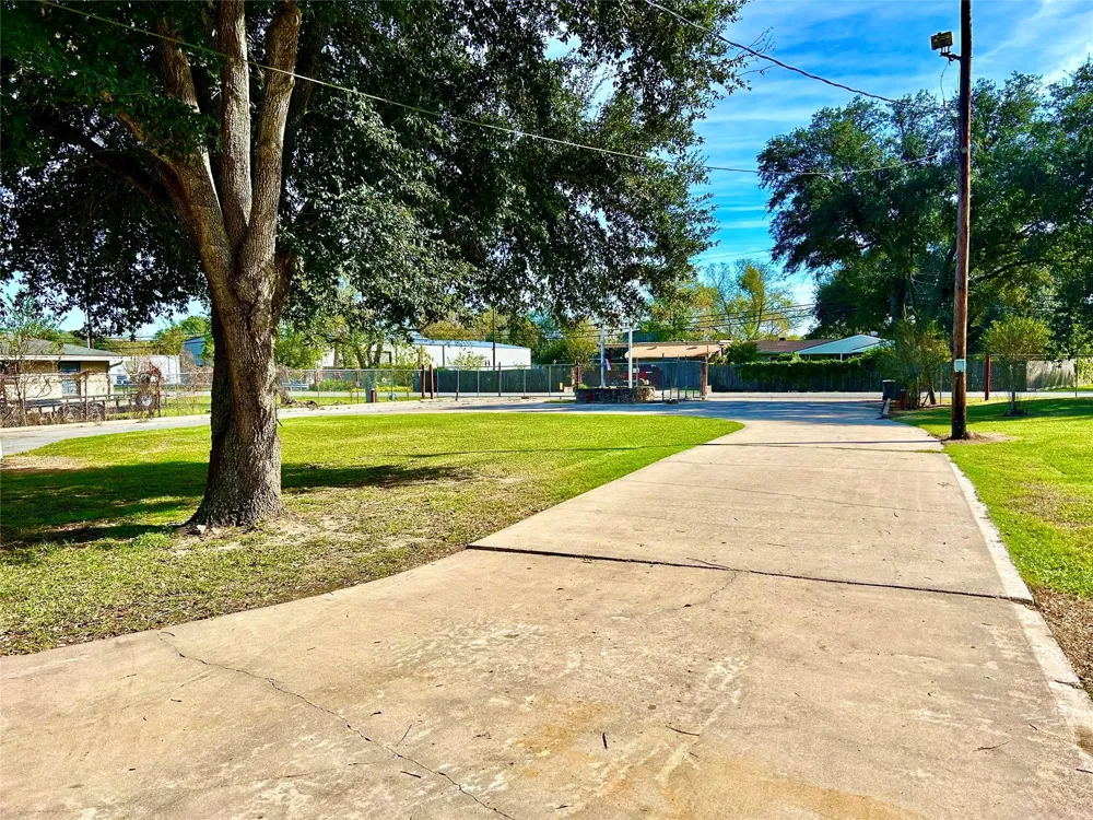 8766 Beauxart Garden Road Beaumont, TX 77705