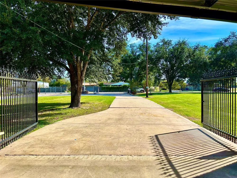 8766 Beauxart Garden Road Beaumont, TX 77705