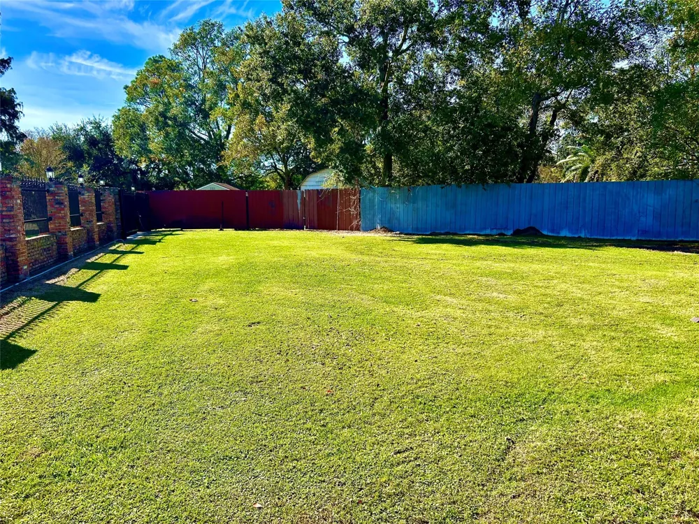 8766 Beauxart Garden Road Beaumont, TX 77705