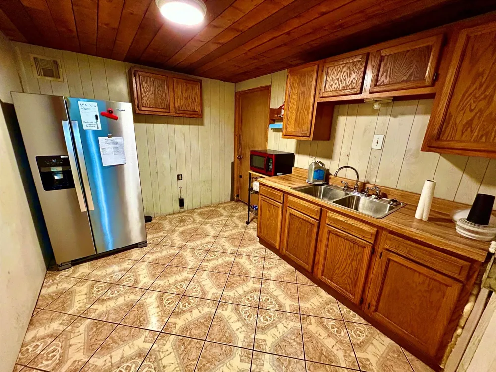 8766 Beauxart Garden Road Beaumont, TX 77705