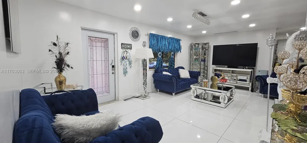 15700 SW 202nd Ave Miami, FL 33187