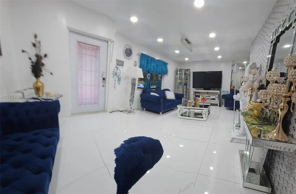 15700 SW 202nd Ave Miami, FL 33187