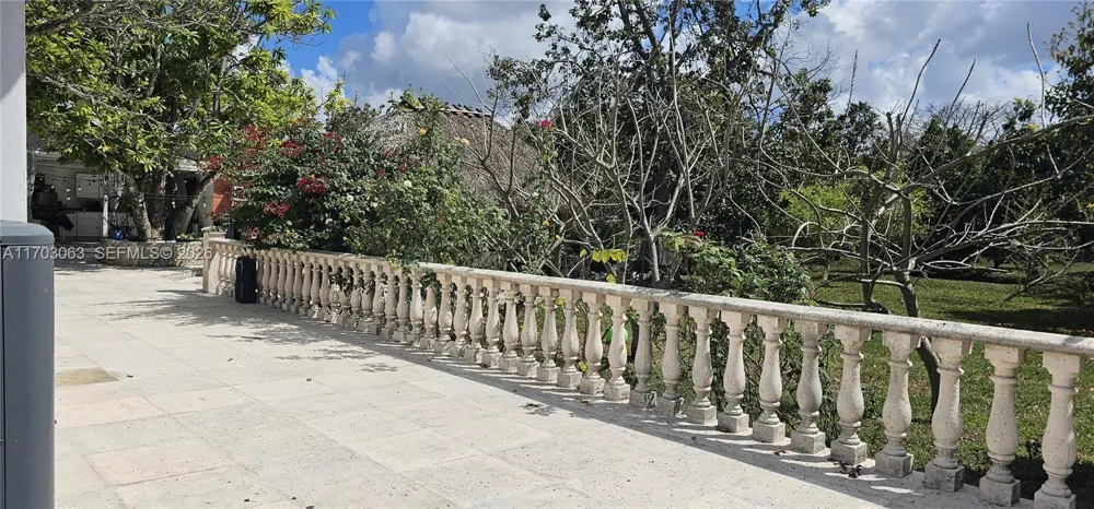 15700 SW 202nd Ave Miami, FL 33187