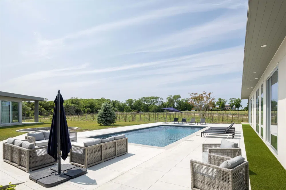 15105 Oregon Cutchogue, NY 11935