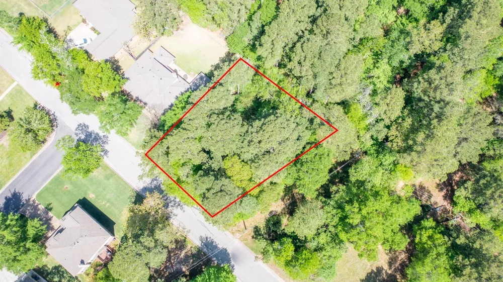275 Broadmoor Drive Huntsville, TX 77340