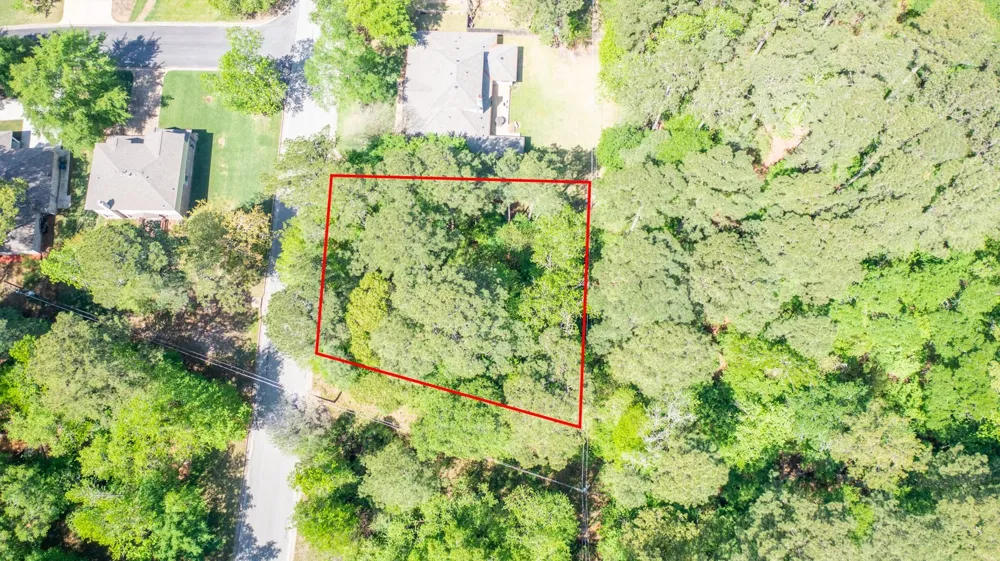 275 Broadmoor Drive Huntsville, TX 77340