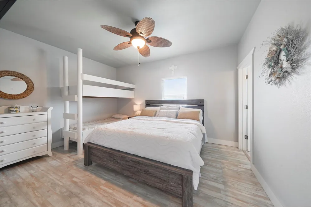 962 Driftwood Drive Crystal Beach, TX 77650
