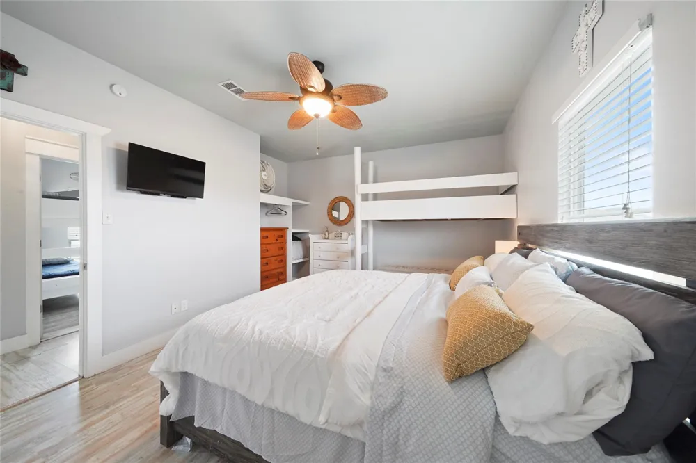 962 Driftwood Drive Crystal Beach, TX 77650