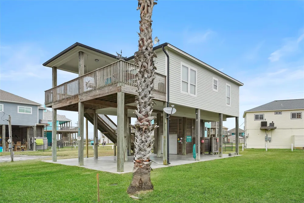 962 Driftwood Drive Crystal Beach, TX 77650